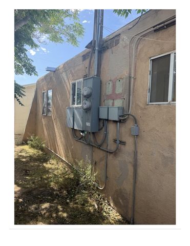 209 Texas Street NE, Albuquerque, NM 87108