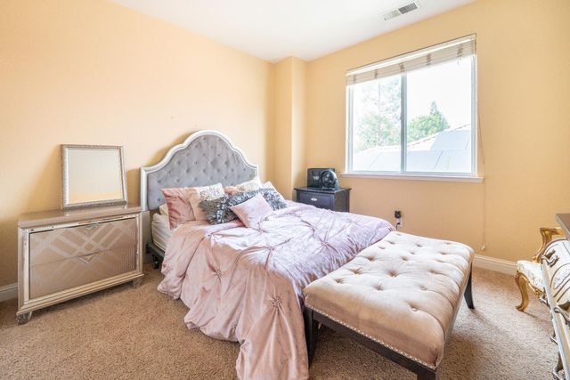 9655 N Willey Court, Fresno, CA 93720