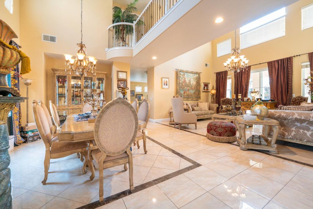 Image 11 of property listing at 9655 N Willey Court, Fresno, CA 93720