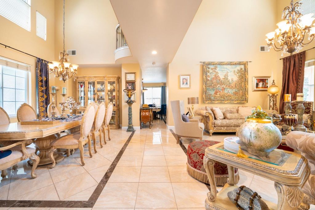 Image 12 of property listing at 9655 N Willey Court, Fresno, CA 93720