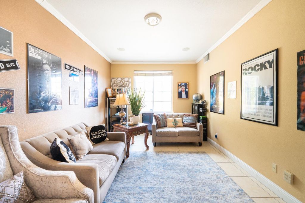 Image 14 of property listing at 9655 N Willey Court, Fresno, CA 93720