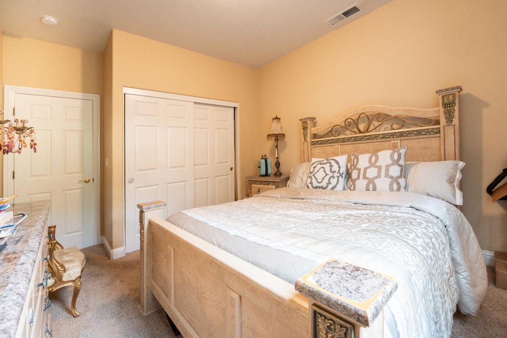 Image 17 of property listing at 9655 N Willey Court, Fresno, CA 93720