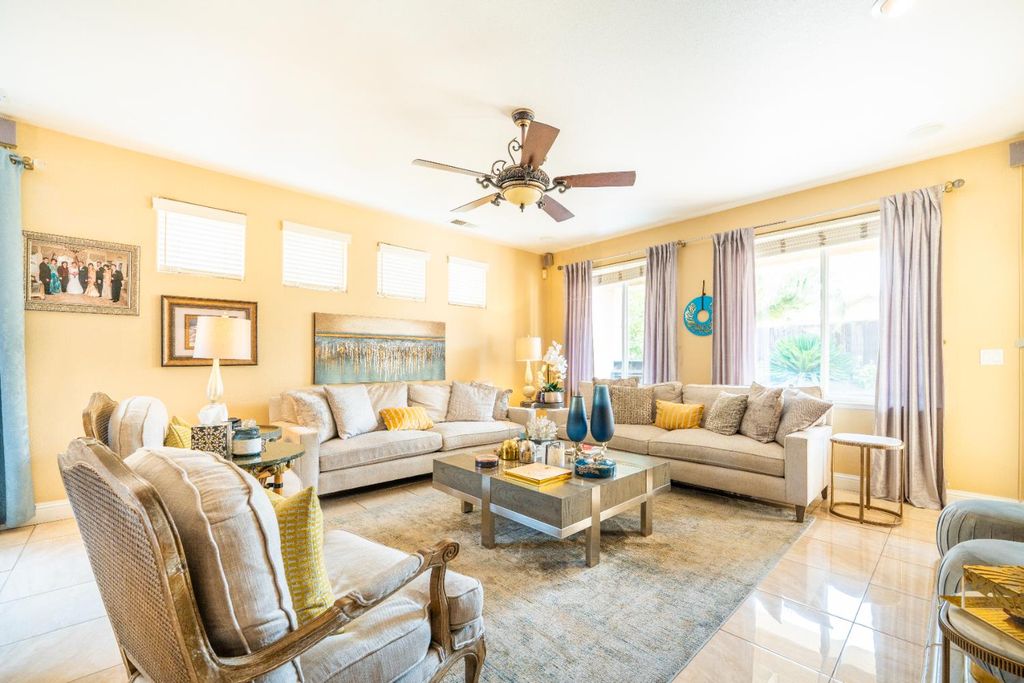 Image 24 of property listing at 9655 N Willey Court, Fresno, CA 93720