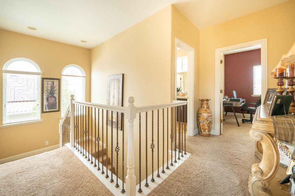 Image 29 of property listing at 9655 N Willey Court, Fresno, CA 93720