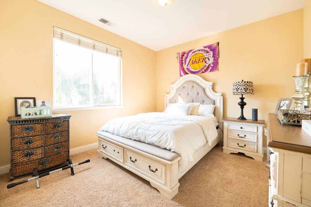 Image 34 of property listing at 9655 N Willey Court, Fresno, CA 93720