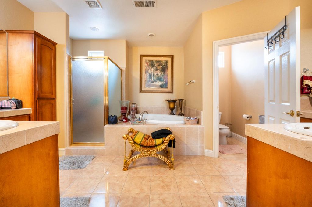 Image 44 of property listing at 9655 N Willey Court, Fresno, CA 93720