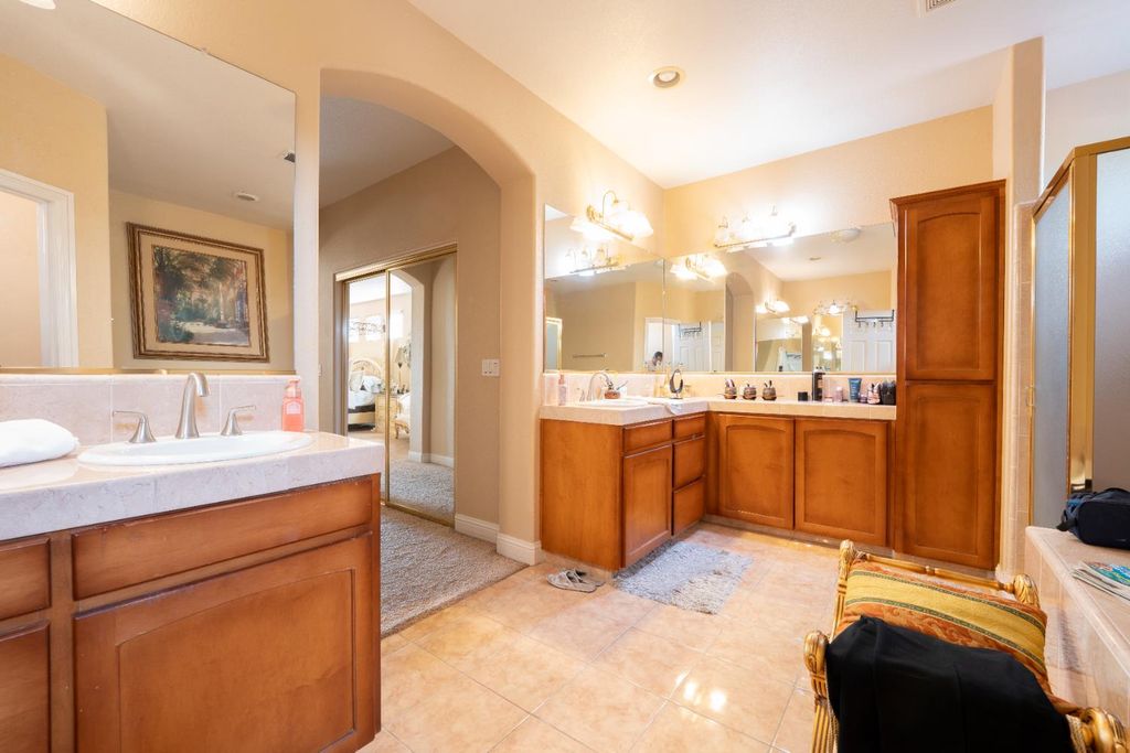 Image 46 of property listing at 9655 N Willey Court, Fresno, CA 93720