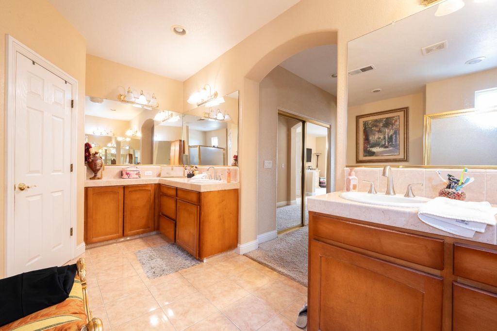 Image 47 of property listing at 9655 N Willey Court, Fresno, CA 93720