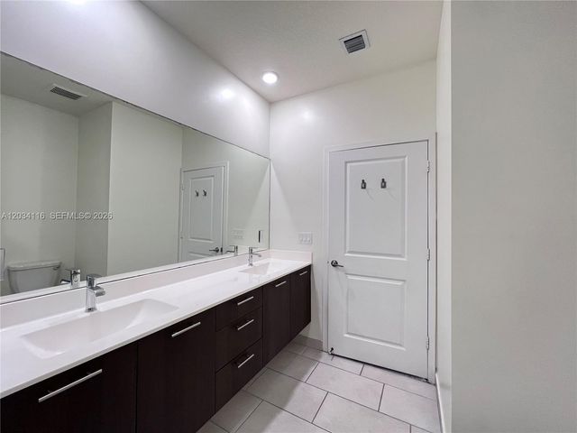 8265 NW 41st Street C405, Doral, FL 33166