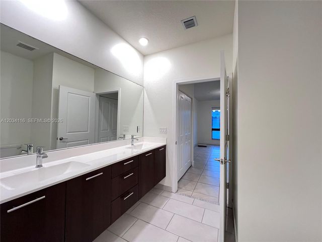 8265 NW 41st Street C405, Doral, FL 33166