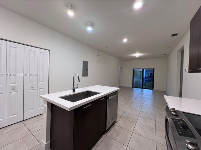 8265 NW 41st Street C405, Doral, FL 33166