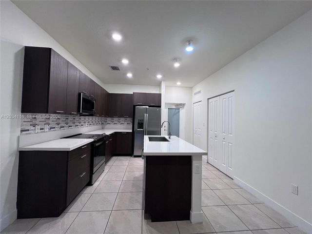 8265 NW 41st Street C405, Doral, FL 33166
