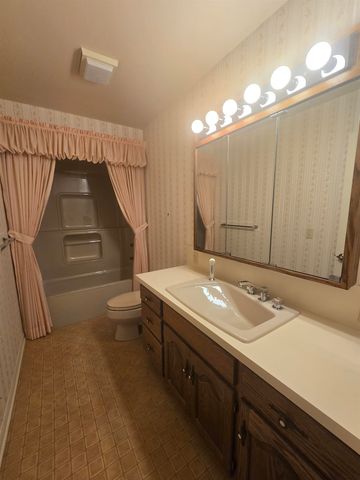 3425 Win Kae Place, Bay City, MI 48706