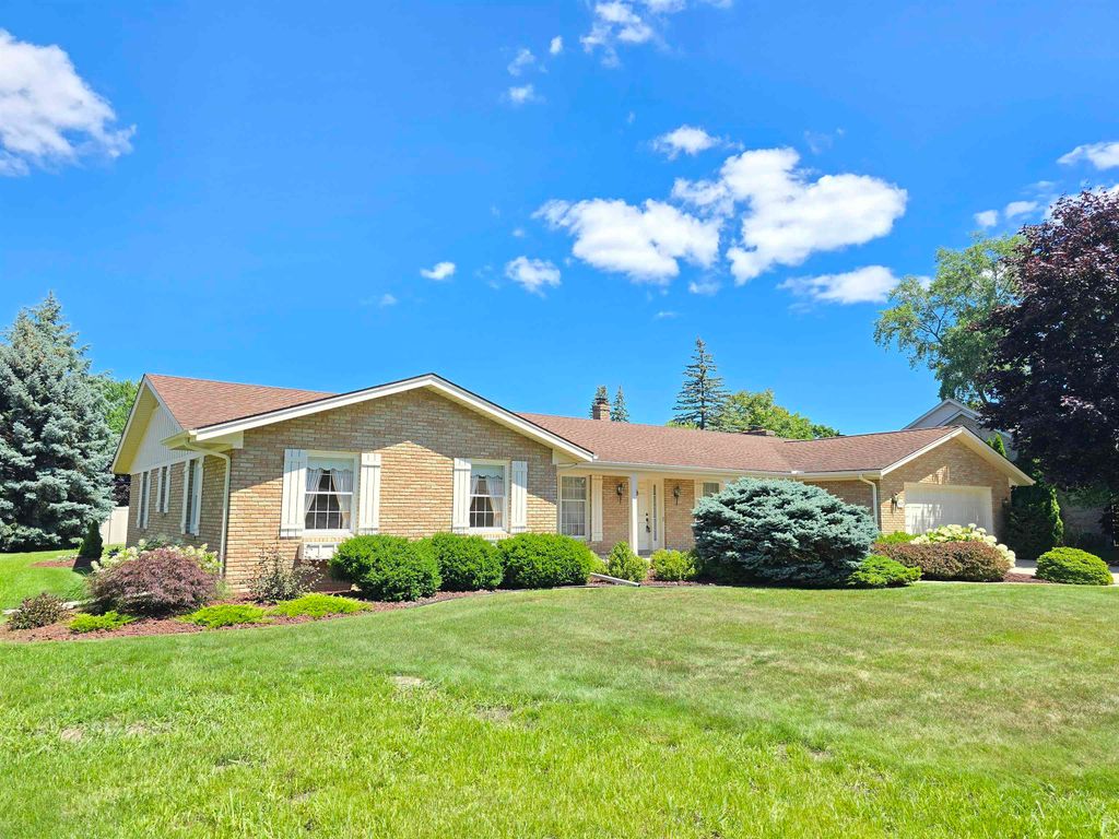 3425 Win Kae Place, Bay City, MI 48706