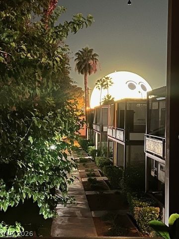 350 East Desert Inn Road H203, Las Vegas, NV 89109