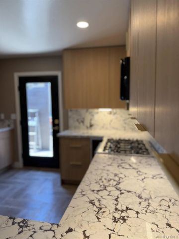 519 Camelot Dr, Oceanside, CA 92054