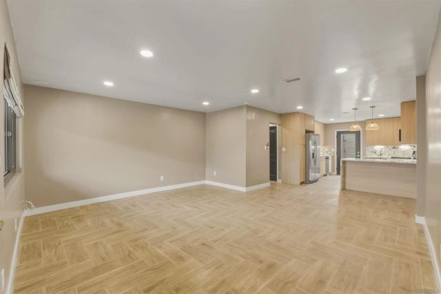 519 Camelot Dr, Oceanside, CA 92054