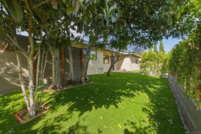 519 Camelot Dr, Oceanside, CA 92054