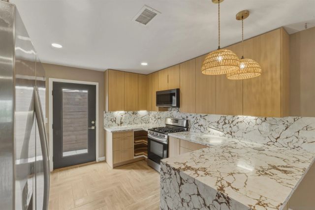 519 Camelot Dr, Oceanside, CA 92054