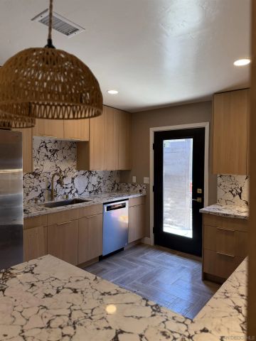 519 Camelot Dr, Oceanside, CA 92054