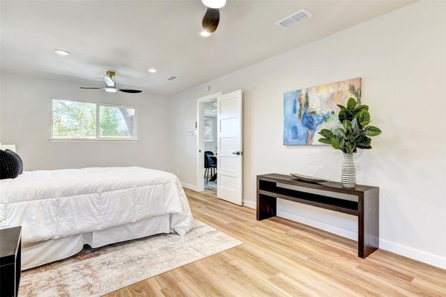 402 Mulberry DR, Austin, TX 78745