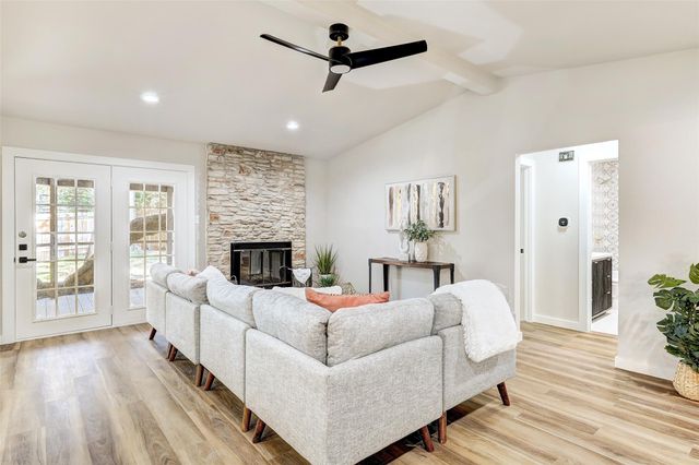 402 Mulberry DR, Austin, TX 78745