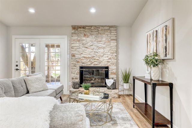402 Mulberry DR, Austin, TX 78745