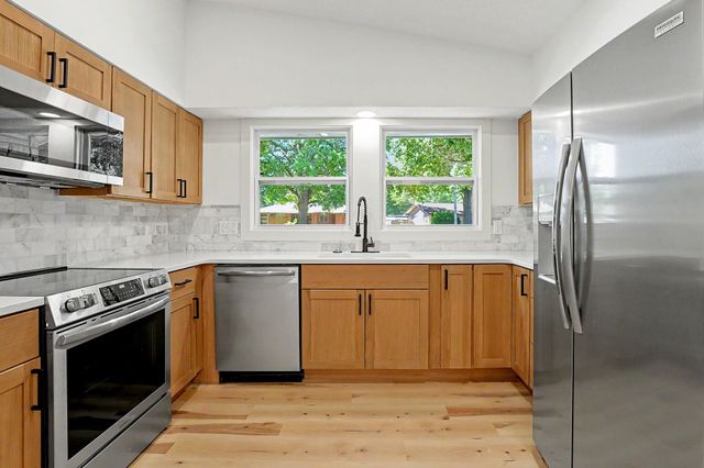 2230 W Manhattan, Wichita, KS 67204
