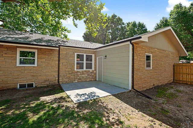2230 W Manhattan, Wichita, KS 67204