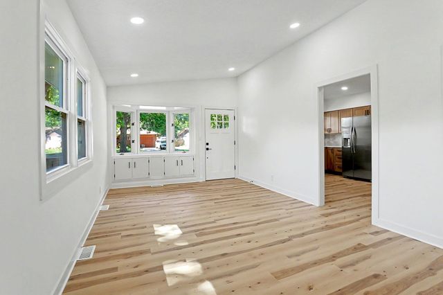 2230 W Manhattan, Wichita, KS 67204
