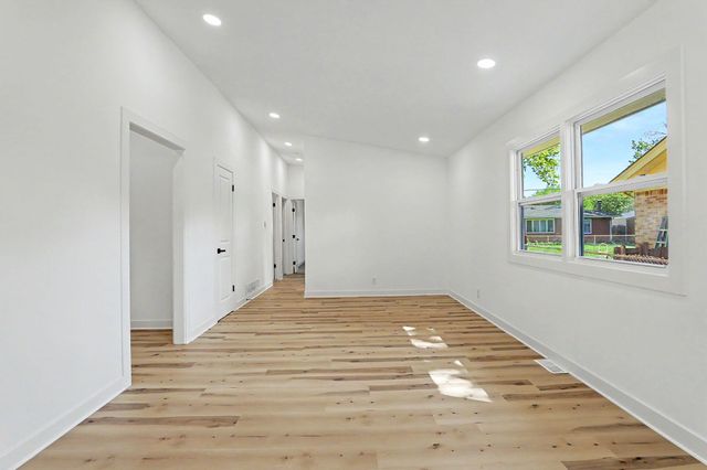 2230 W Manhattan, Wichita, KS 67204