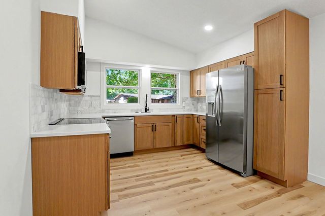 2230 W Manhattan, Wichita, KS 67204