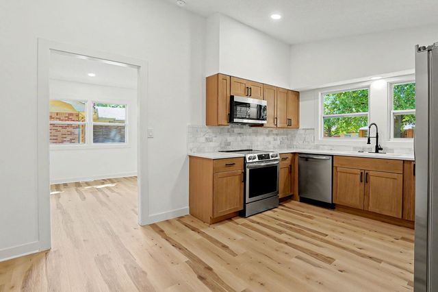 2230 W Manhattan, Wichita, KS 67204
