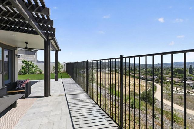 17296 Abbey Rd, Poway, CA 92064