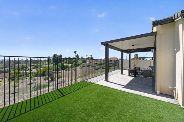 17296 Abbey Rd, Poway, CA 92064