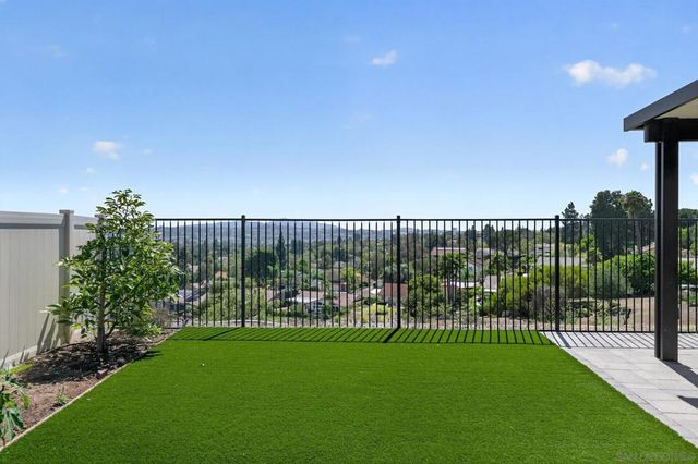17296 Abbey Rd, Poway, CA 92064