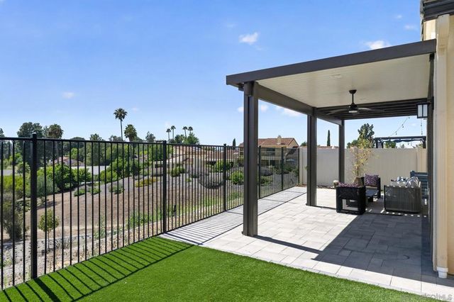 17296 Abbey Rd, Poway, CA 92064