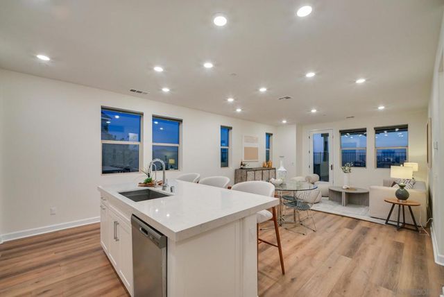 17296 Abbey Rd, Poway, CA 92064