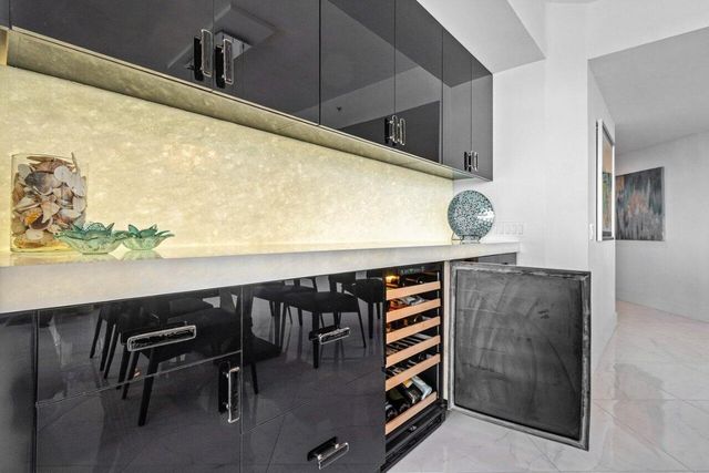 2640 Lake Shore Drive 2307, Riviera Beach, FL 33404