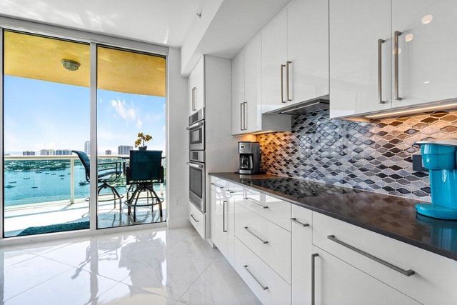 2640 Lake Shore Drive 2307, Riviera Beach, FL 33404