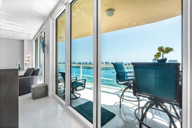 2640 Lake Shore Drive 2307, Riviera Beach, FL 33404