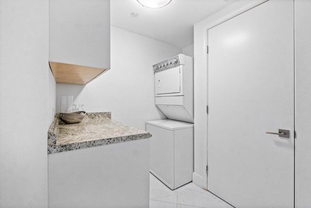 2640 Lake Shore Drive 2307, Riviera Beach, FL 33404