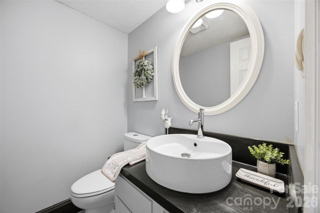 2811 Creekbed Lane, Charlotte, NC 28210