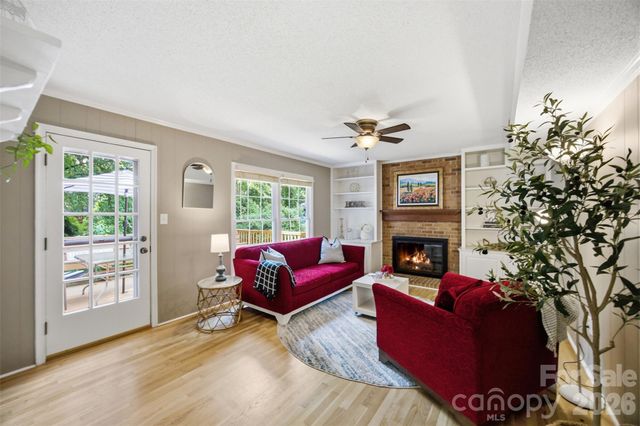 2811 Creekbed Lane, Charlotte, NC 28210