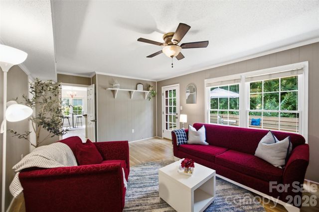 2811 Creekbed Lane, Charlotte, NC 28210