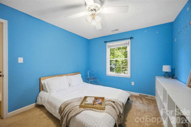 2811 Creekbed Lane, Charlotte, NC 28210