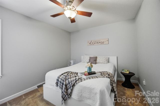 2811 Creekbed Lane, Charlotte, NC 28210