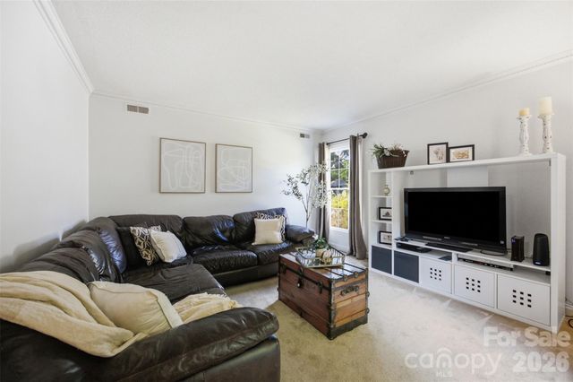2811 Creekbed Lane, Charlotte, NC 28210