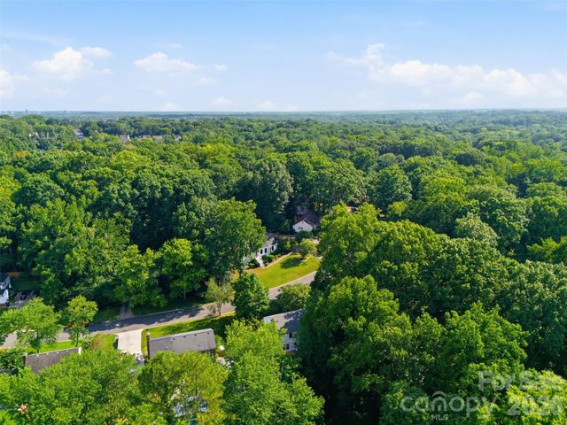 2811 Creekbed Lane, Charlotte, NC 28210
