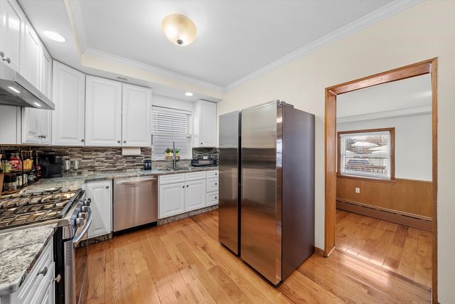 2716 Grove Avenue, Berwyn, IL 60402